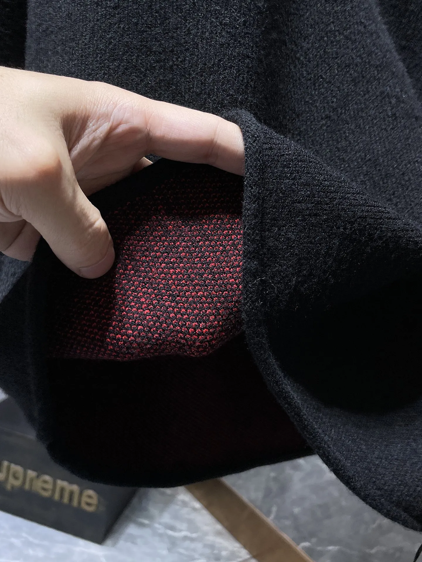 P256 Chrome Hearts 🍁Autumn and winter sweater series🍁 New autumn and winter red cross patent leather red flower arm sweater. Selected high-quality wool blended knitted high-quality fabrics. Embroidery➕leather. Non-market ordinary version. Recommended color: black